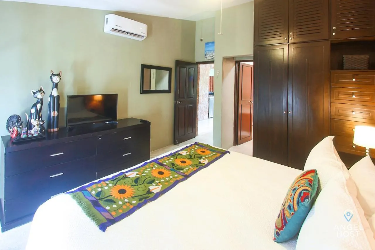 Rosa Blanca Condo In Playacar With Golf Course View! Riviera Maya アパート